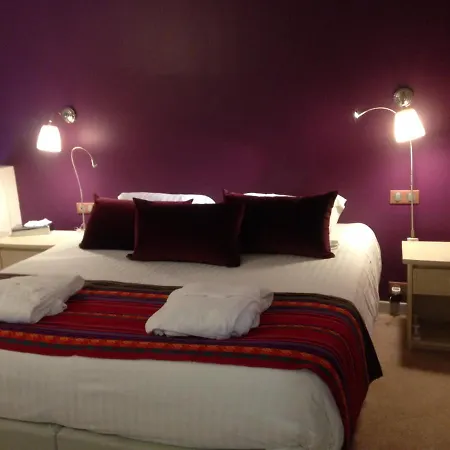 ホテル L'hotel Le Cheval Noir モレ・シュル・ロワン