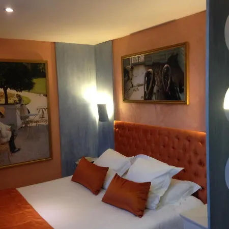 L'hôtel Le Cheval Noir Hotel Moret-sur-Loing