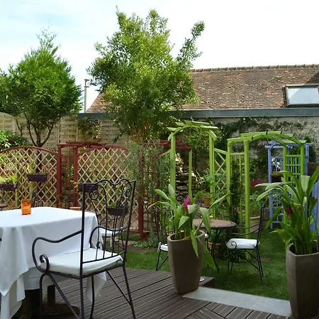 Hotel L'hôtel Le Cheval Noir Moret-sur-Loing