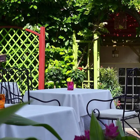 L'hôtel Le Cheval Noir 3*