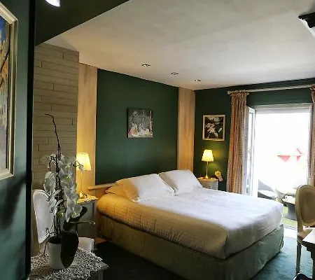 L'hotel Le Cheval Noir ホテル 3*