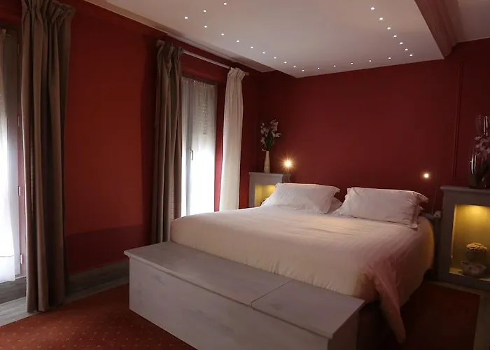 מלון L'hotel Le Cheval Noir מורה-סור-לואה
